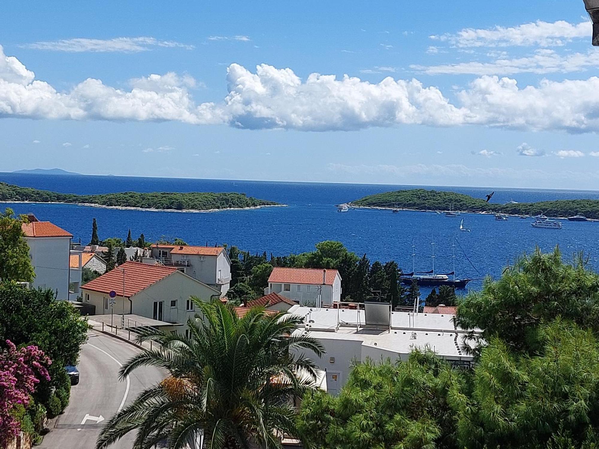 Apartments Zvonimir Hvar Town Esterno foto